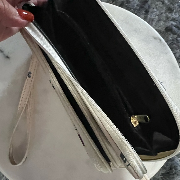 Wallet - Picture 2 of 3